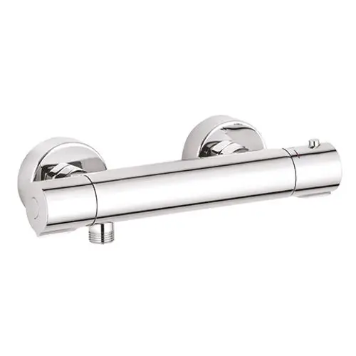 Thermostat Brausearmatur in Chrom von Kludi, mit zwei runden Halterungen und einem Regelknopf, zur Wandmontage geeignet.